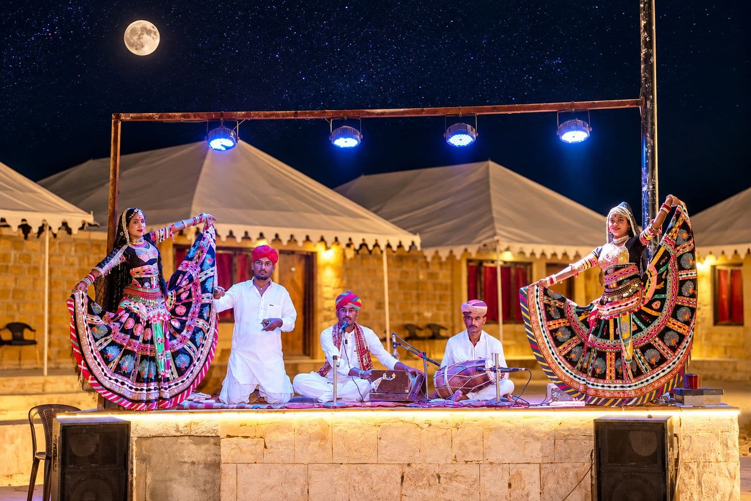 Kalbelia folk dance and music night at Thar Resort